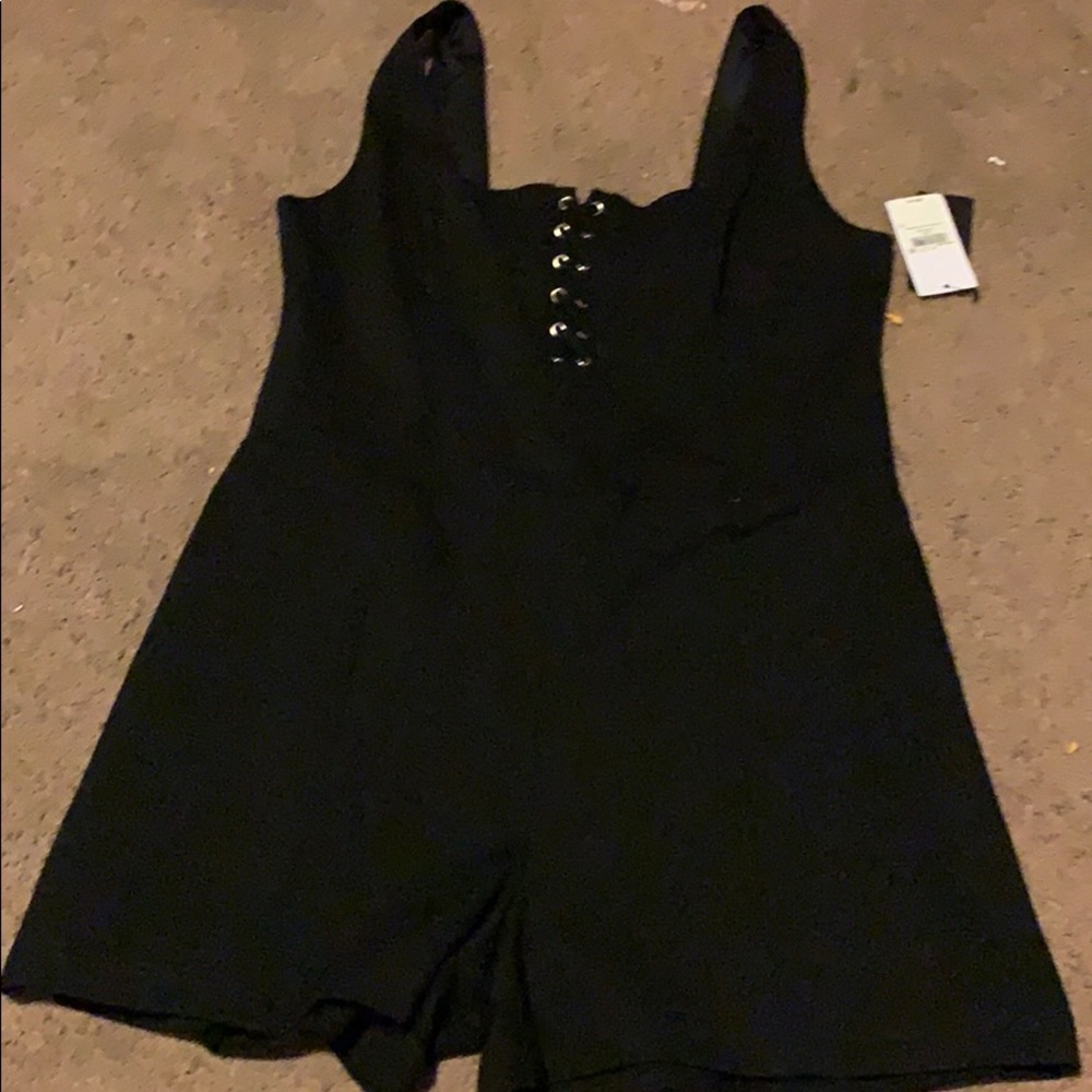 Guess romper never worn